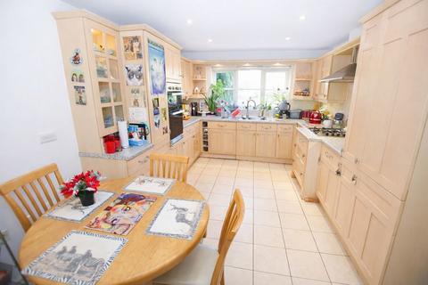 5 bedroom detached house for sale, St. Francis Close, Maidstone