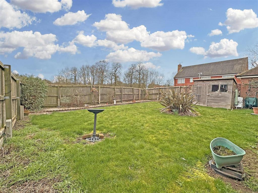 Well-Appointed Garden 957