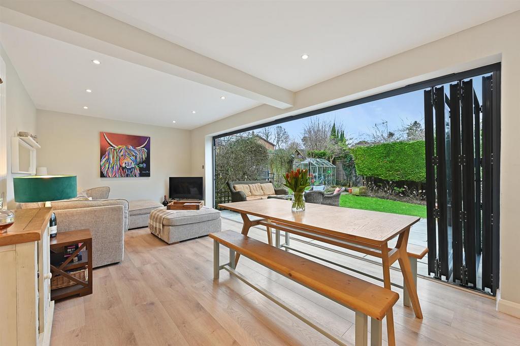 Dining to Living Area.jpg