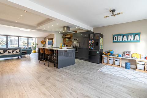 4 bedroom end of terrace house for sale, Crofton Road, Southsea