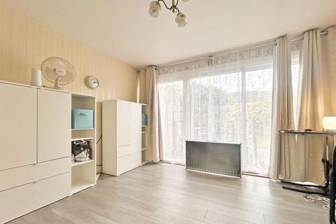 3 bedroom semi-detached house for sale, Oxford Street, Wednesbury
