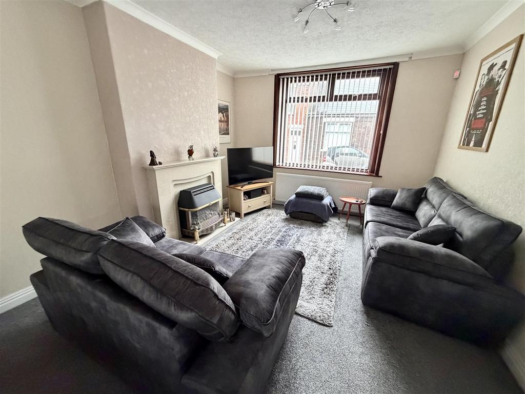 Lounge & Dining Room