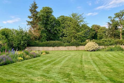 3 bedroom bungalow to rent, North End, Fulbeck, Grantham