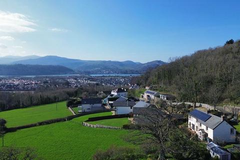 4 bedroom cottage for sale, Segurinside, Llandudno Junction