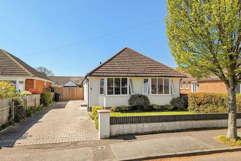 3 bedroom detached bungalow to rent, Ferris Avenue, Bournemouth BH8