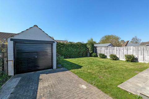3 bedroom detached bungalow to rent, Ferris Avenue, Bournemouth BH8