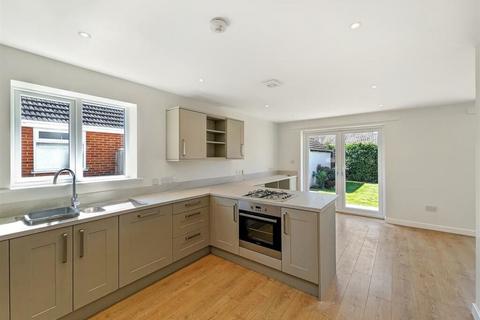 3 bedroom detached bungalow to rent, Ferris Avenue, Bournemouth BH8