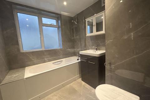 2 bedroom apartment to rent, Tollgate Gardens, London