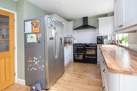3 bedroom semi-detached house for sale, Magpie Drive, West Totton