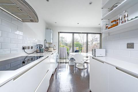 3 bedroom terraced house for sale, Queens Road, New Malden