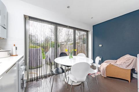 3 bedroom terraced house for sale, Queens Road, New Malden