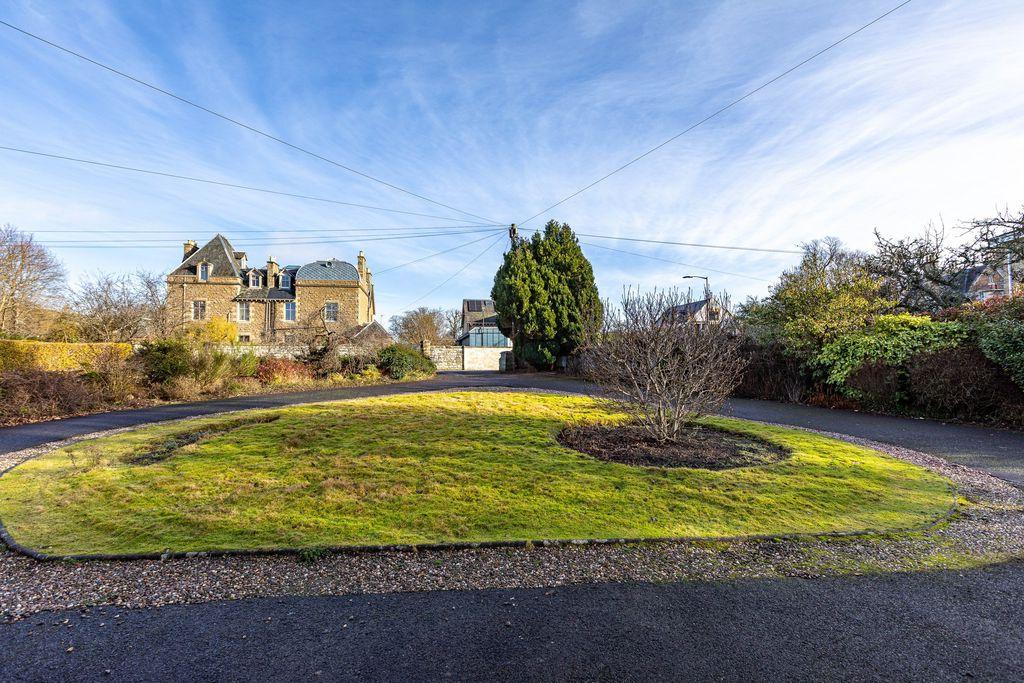 Front Garden Ground