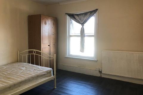 Salisbury Road, Luton LU1