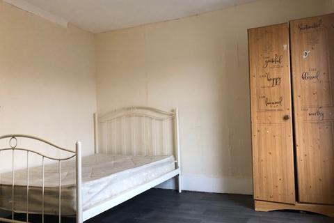 undefined, Salisbury Road, Luton LU1