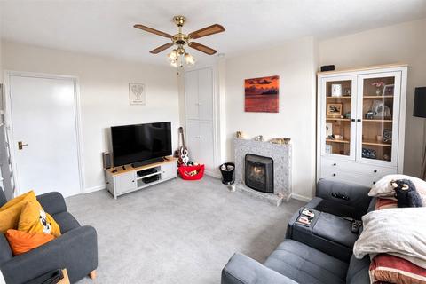 3 bedroom terraced house for sale, Glen Close, Little Bytham, Grantham, Lincolnshire, NG33
