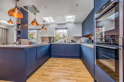 6 bedroom detached house for sale, Manor Farm Close, Havant
