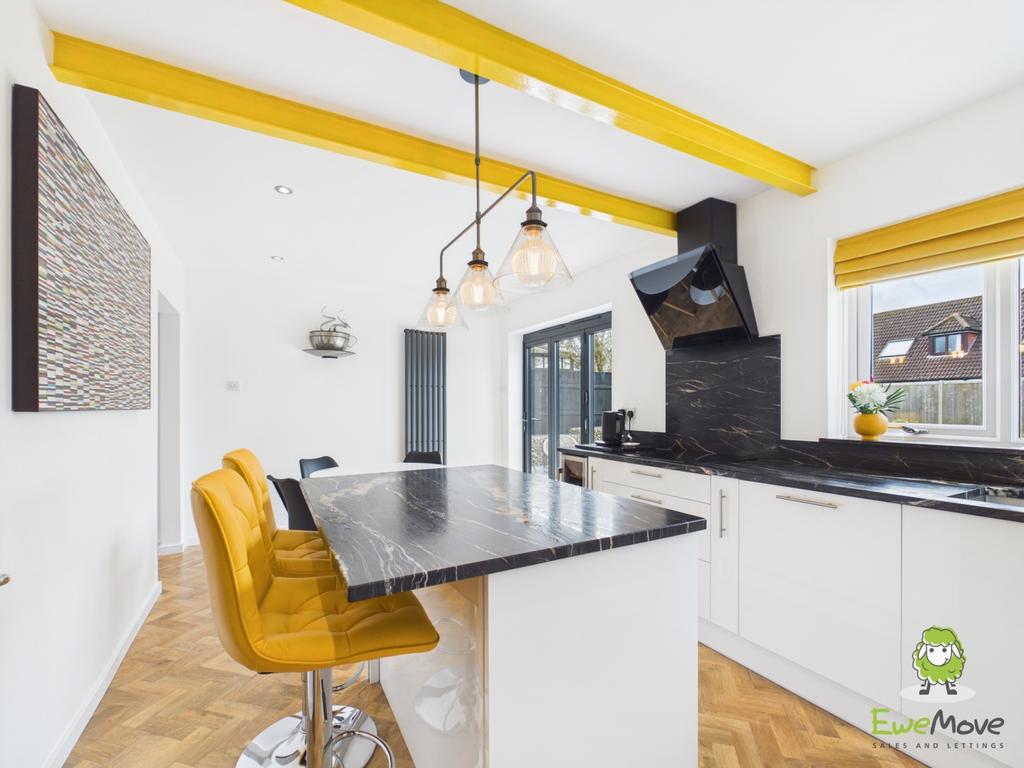 Ewe Move Estate Agents Basingstoke - 22 Downsland R