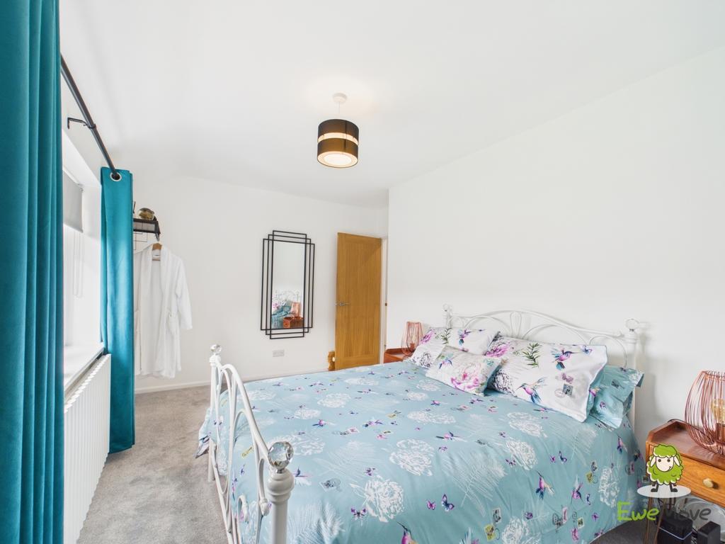 Ewe Move Estate Agents Basingstoke - 22 Downsland R