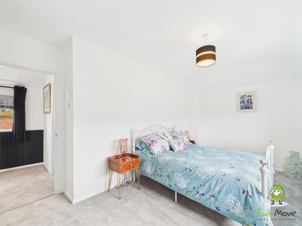 Ewe Move Estate Agents Basingstoke - 22 Downsland R