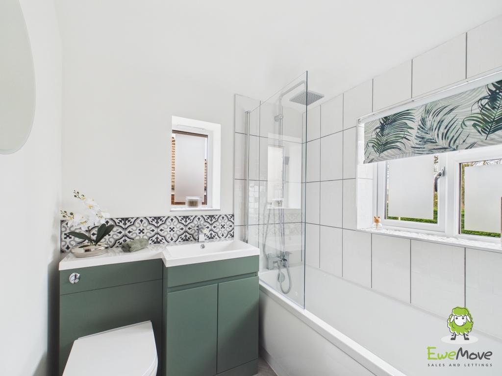 Ewe Move Estate Agents Basingstoke - 22 Downsland R