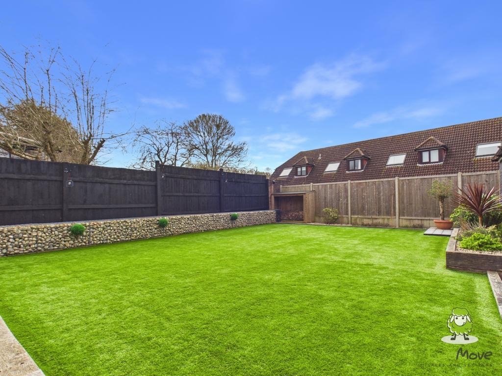 Ewe Move Estate Agents Basingstoke - 22 Downsland R