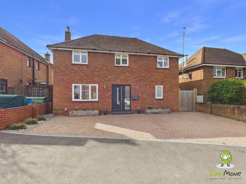 Ewe Move Estate Agents Basingstoke - 22 Downsland R