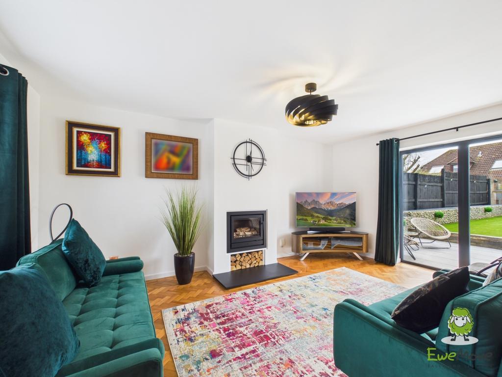 Ewe Move Estate Agents Basingstoke - 22 Downsland R