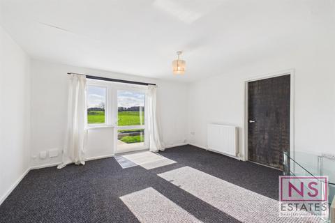 2 bedroom flat for sale, Selkirk Close, Saltersgill, Middlesbrough, TS4