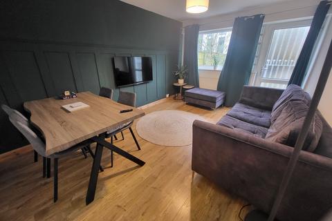 1 bedroom apartment for sale, Broomwood Walk, Hulme, Manchester.M15 6BF