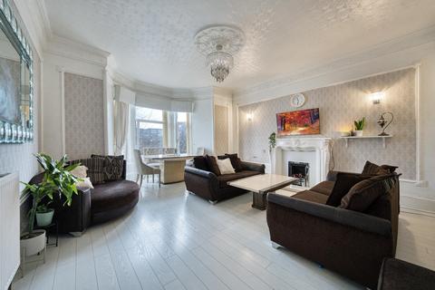 3 bedroom flat for sale, Myrtle Park, Crosshill, Glasgow