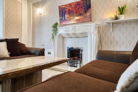 3 bedroom flat for sale, Myrtle Park, Crosshill, Glasgow