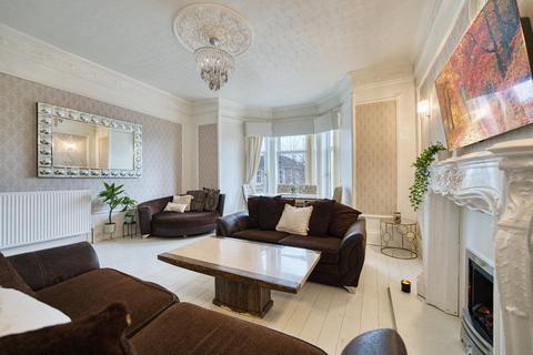 3 bedroom flat for sale, Myrtle Park, Crosshill, Glasgow