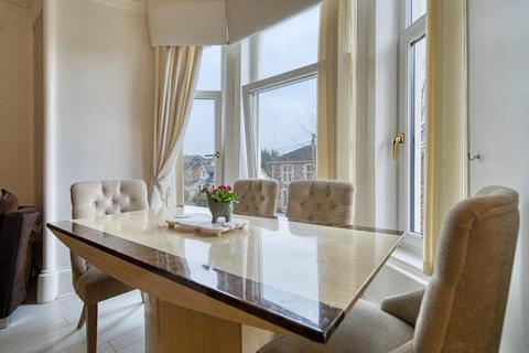 3 bedroom flat for sale, Myrtle Park, Crosshill, Glasgow