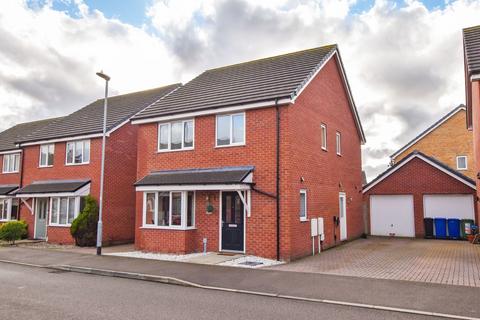 4 bedroom detached house for sale, Blake Close, Towcester, NN12