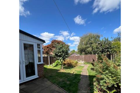 3 bedroom semi-detached house for sale, Meredith Close, Burton-on-Trent, DE14