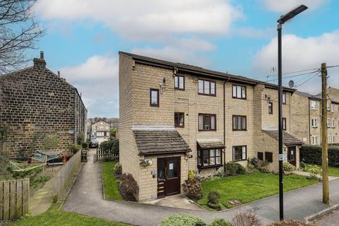2 bedroom flat to rent, Kerry Garth, Horsforth, Leeds, West Yorkshire, LS18