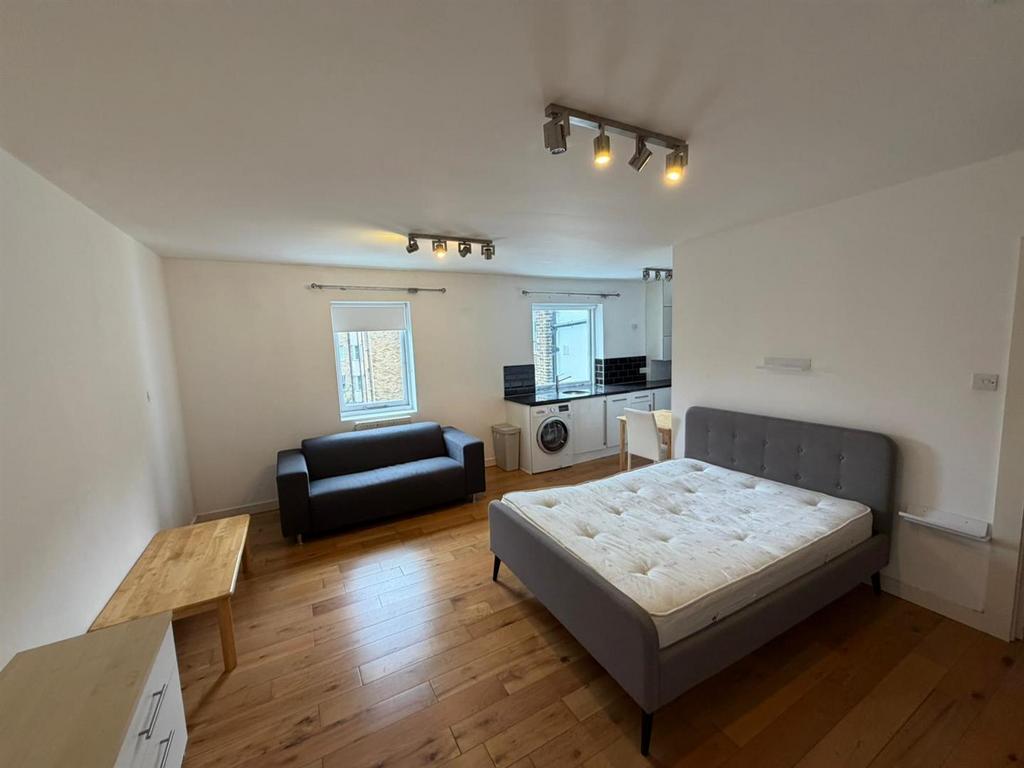 Flat 5 96 Webster Rd SE16 ll.jpeg