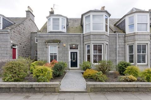 3 bedroom flat to rent, Beechgrove Terrace, West End, Abereen, AB15