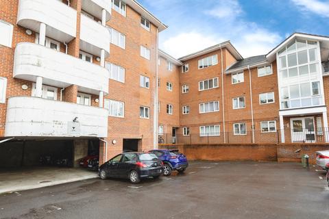 undefined, Queens Road, Reading, RG1