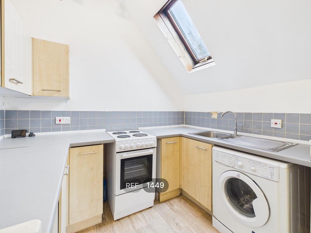 Kitchen &amp; Living area