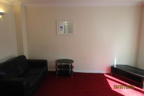 4 bedroom house to rent, 8 Milnbank Gardens, ,