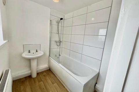 4 bedroom terraced house to rent, Hawthorn Square, Seaham SR7