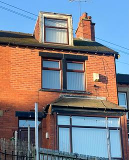 3 bedroom terraced house for sale - Granny Avenue, Leeds LS27