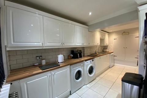 3 bedroom semi-detached house for sale, South Hornchurch RM13