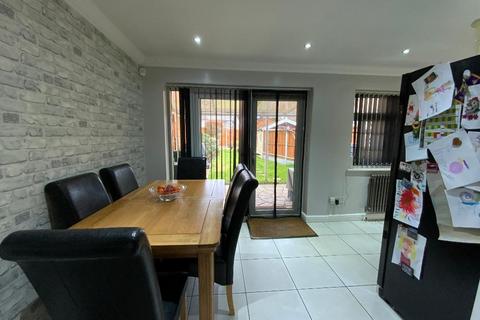 3 bedroom semi-detached house for sale, South Hornchurch RM13