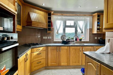 5 bedroom semi-detached house for sale, Batchwood Green, Orpington, BR5 2NF