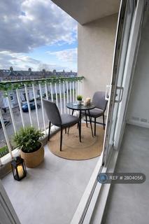 3 bedroom maisonette to rent, Cedars Road, London, SW4