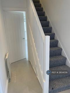 3 bedroom maisonette to rent, Cedars Road, London, SW4