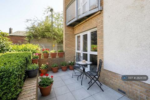 undefined, Stenhouse Gardens, Edinburgh, EH11