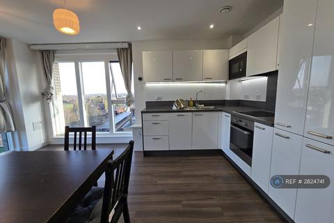 2 bedroom flat to rent, Adenmore Road, London, SE6